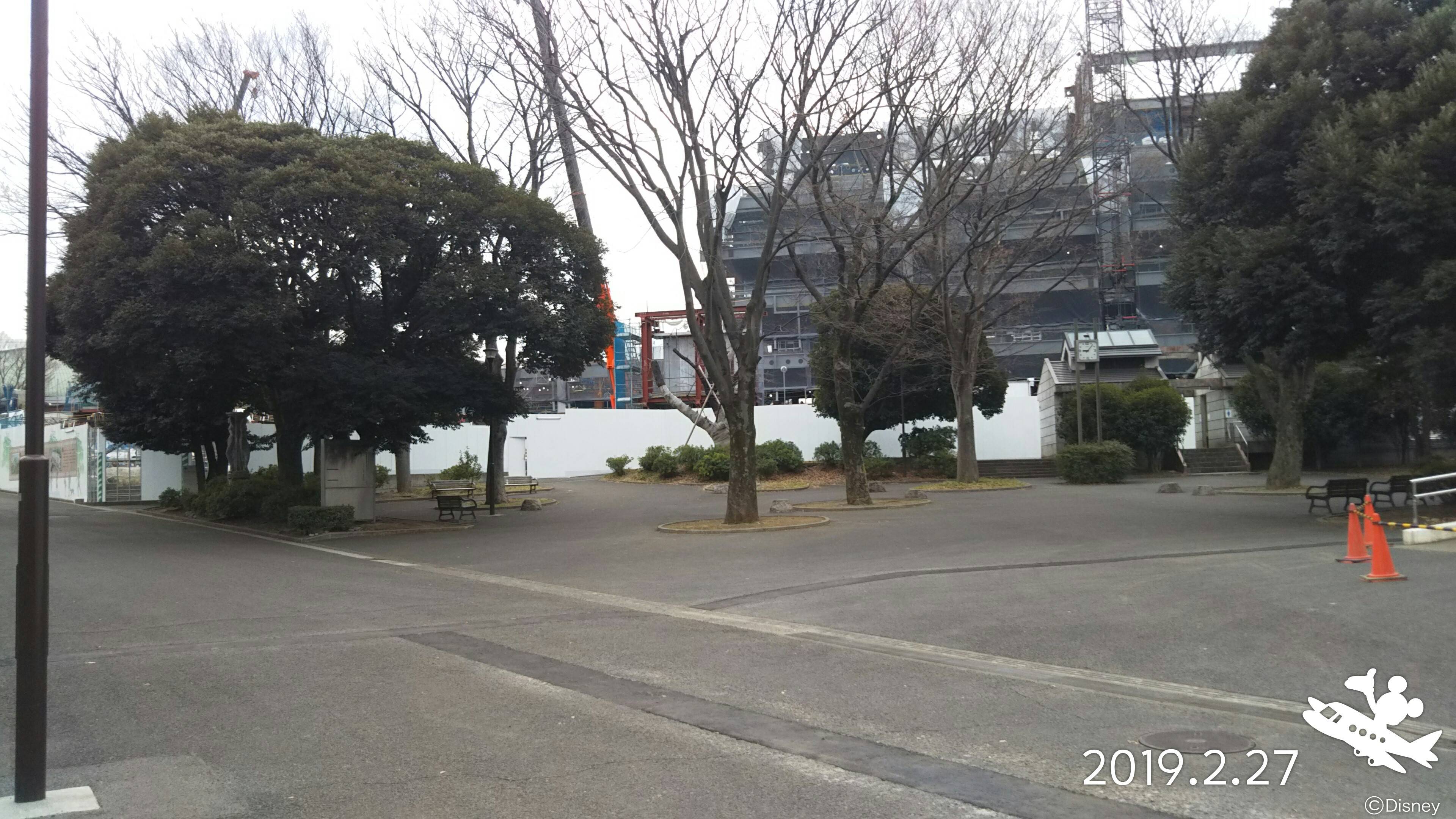 ニッパツ三ツ沢競技場前広場が閉鎖されますの写真
