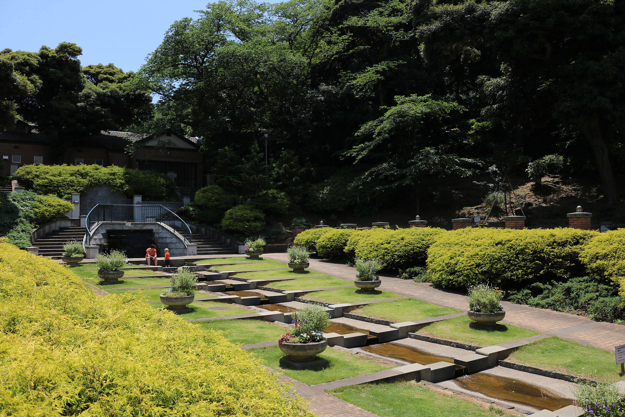 元町公園 流れ① 縮小.jpg