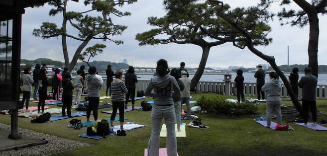 「庭園ヨガを開催しました」 旧伊藤博文金沢別邸の写真
