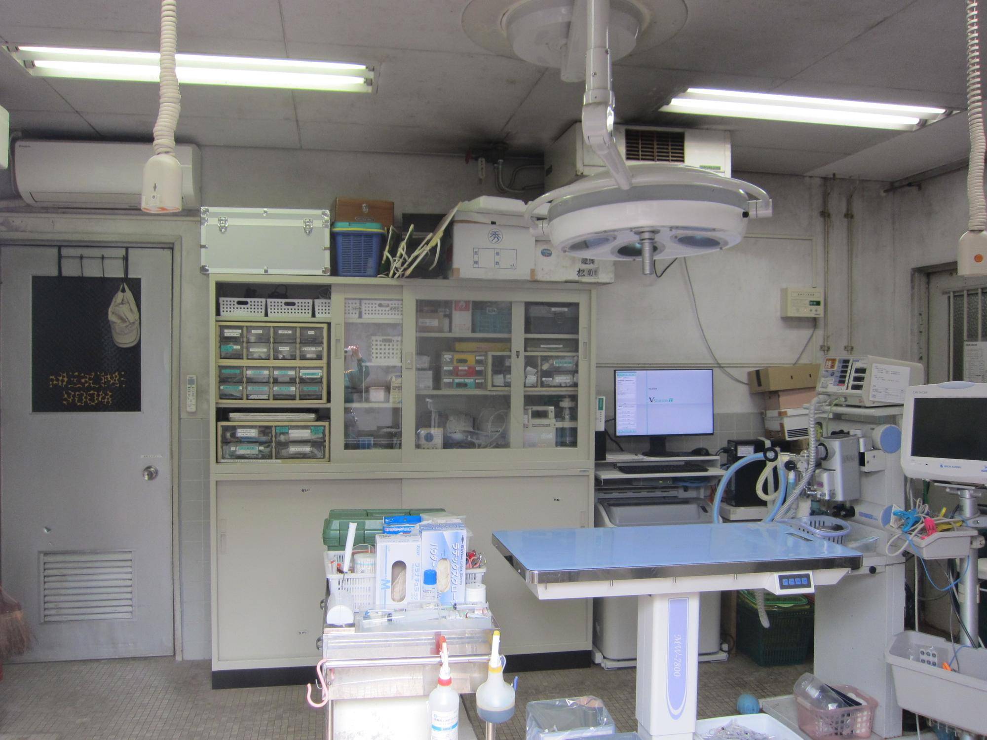 4年前の診療室の中.jpg