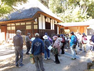 園内ガイドが行われました。