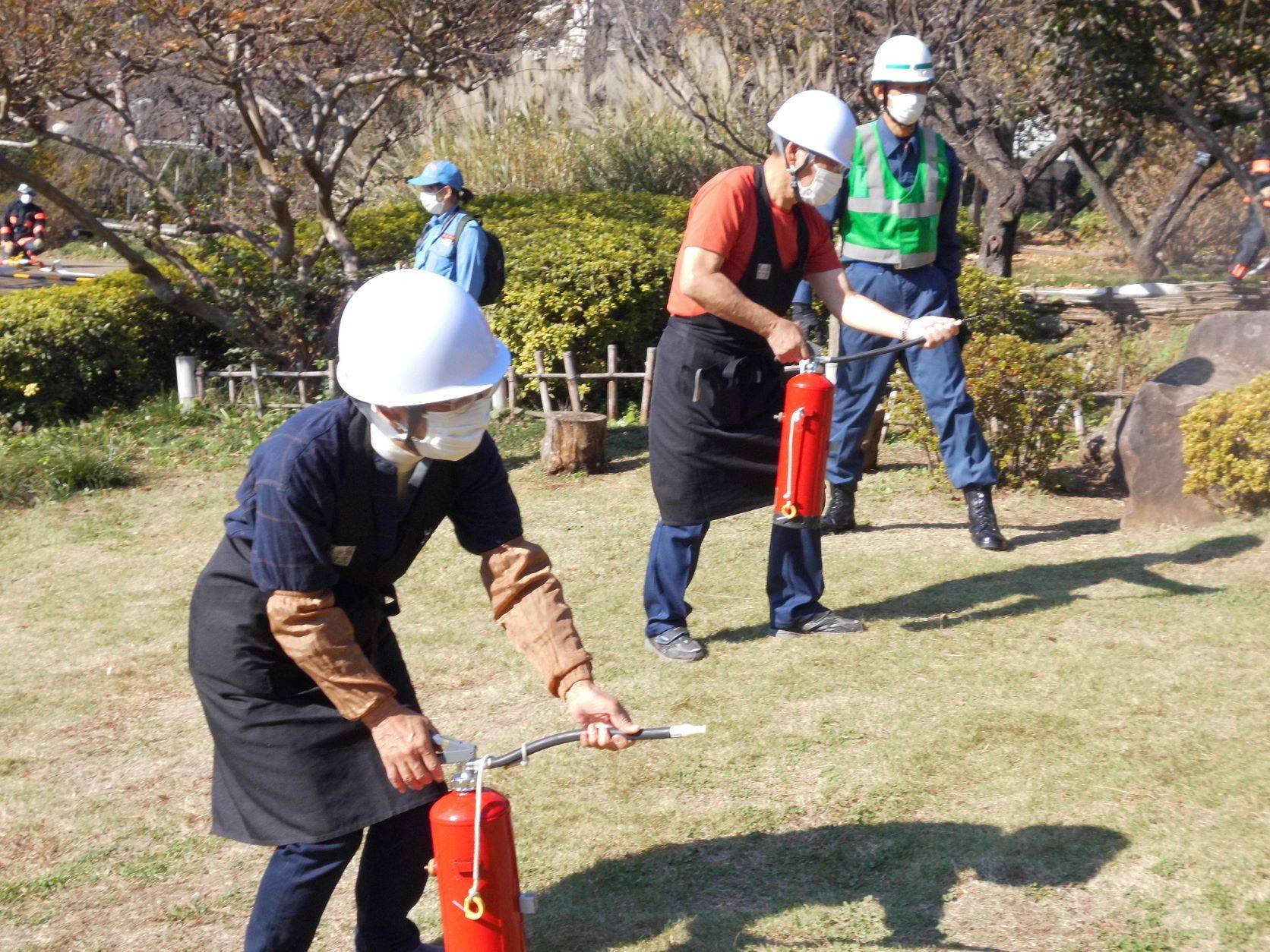 初期消火訓練１サイズ変更.jpg