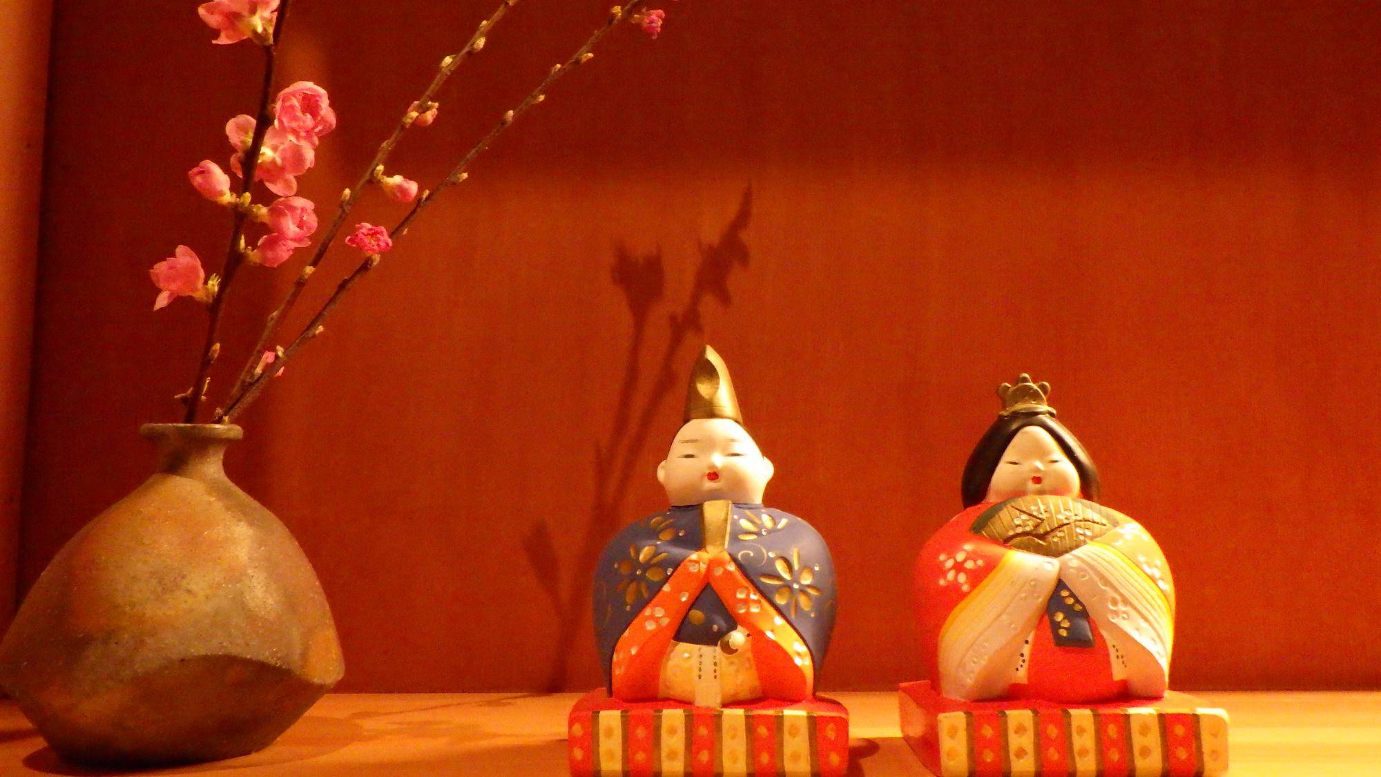 旧円通寺客殿の雛飾りの写真