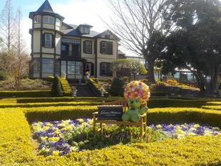 山手イタリア山庭園にガーデンベア登場!