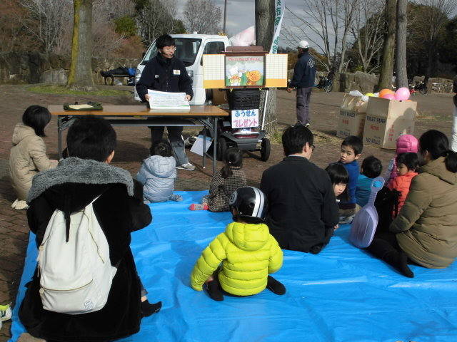 【岸根公園】紙芝居おじさんとズーラシアの出張講座の写真