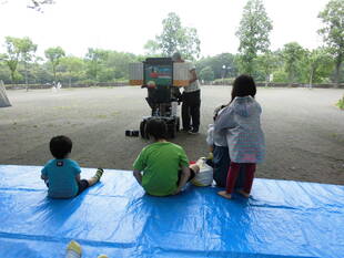 雨の日の紙芝居