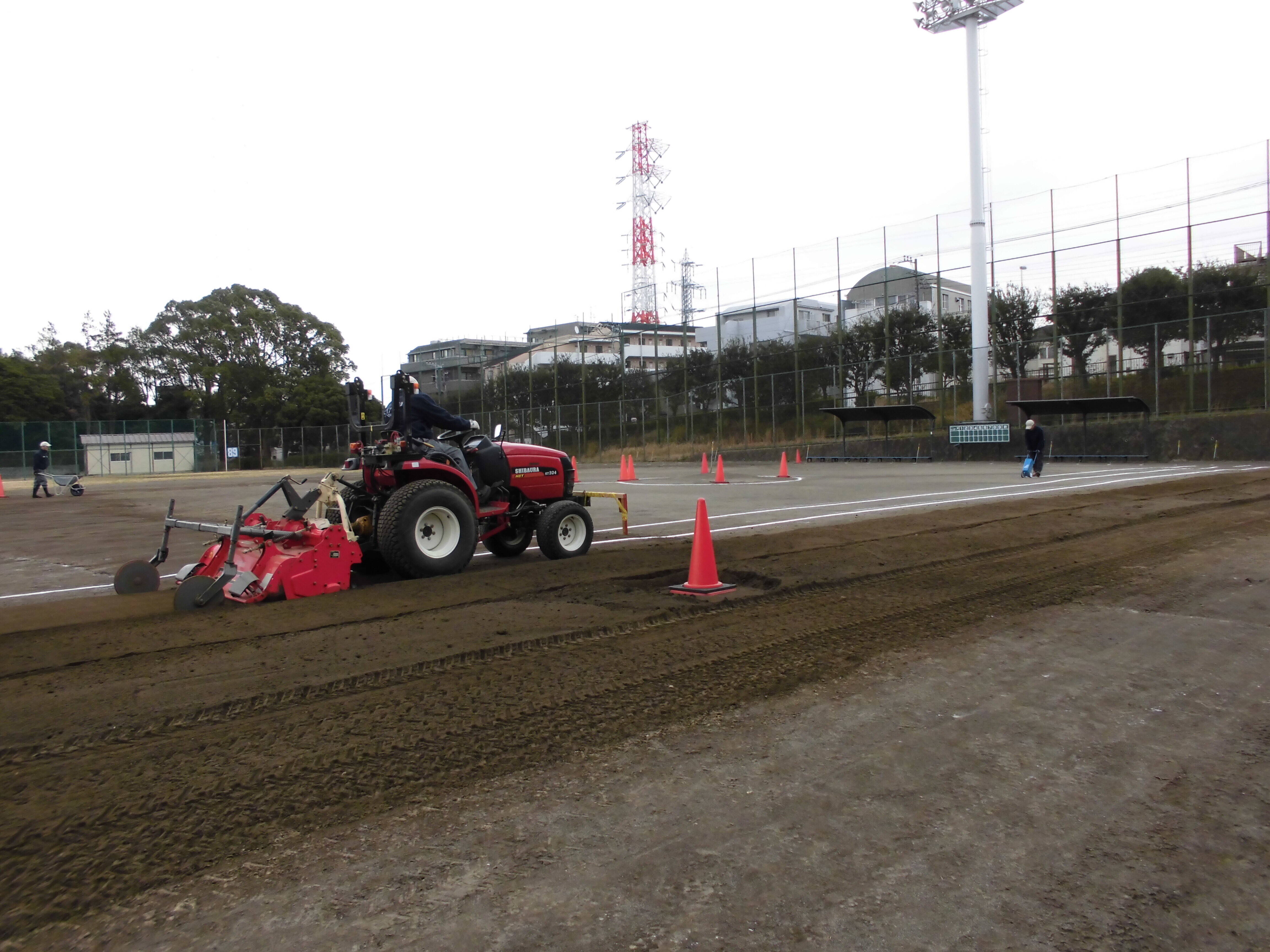 野球場グランドの冬期整備はじまりましたの写真