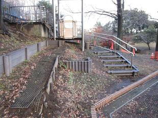 ローラーすべり台撤去