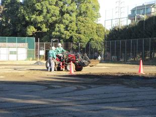 野球場の冬期整備①
