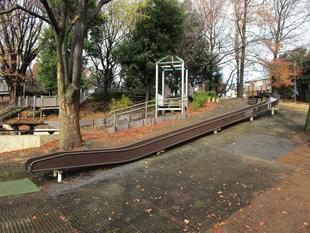 ローラーすべり台再開