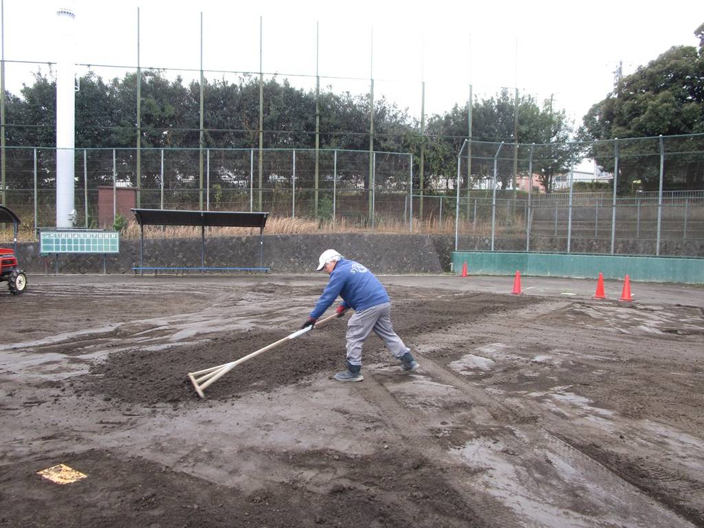  野球場冬期整備中【2025年12月27日】の写真
