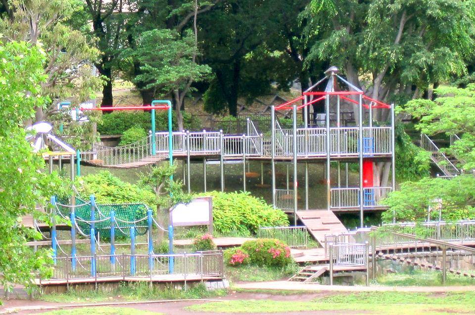 岸根公園_忍者とりで.jpg