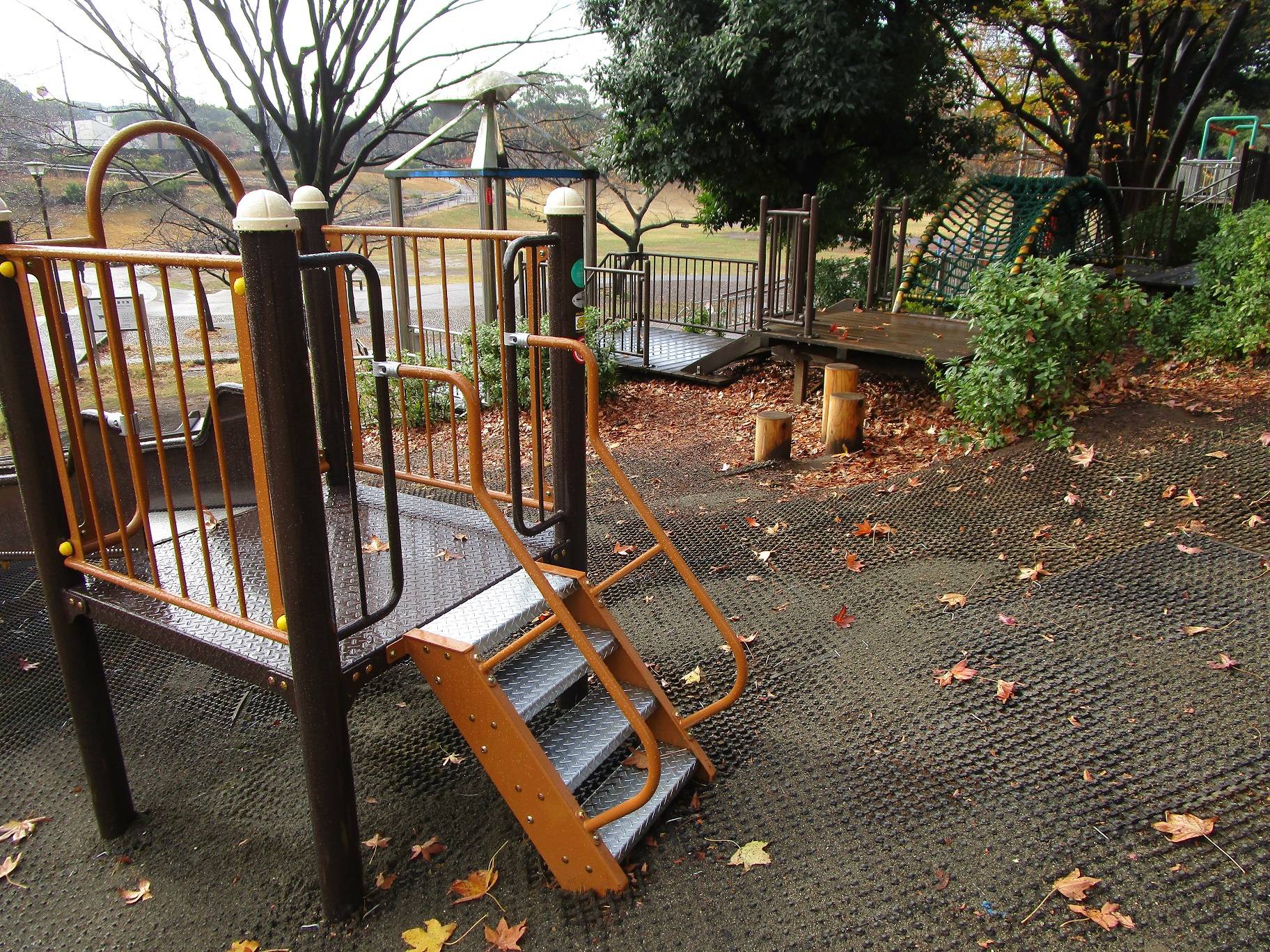 ローラーすべり台 (3).jpg