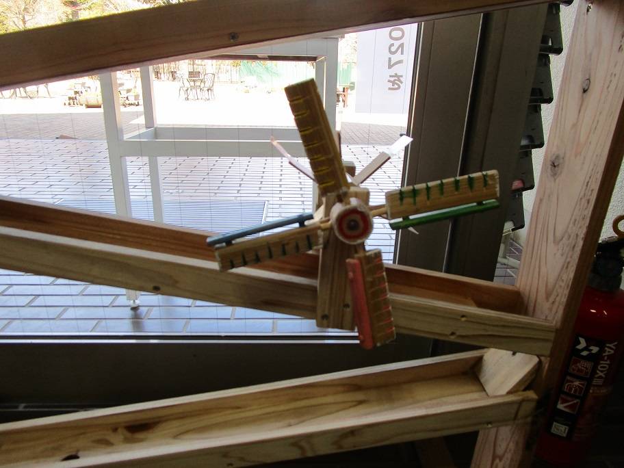 十六輪車の坂下り (5).jpg