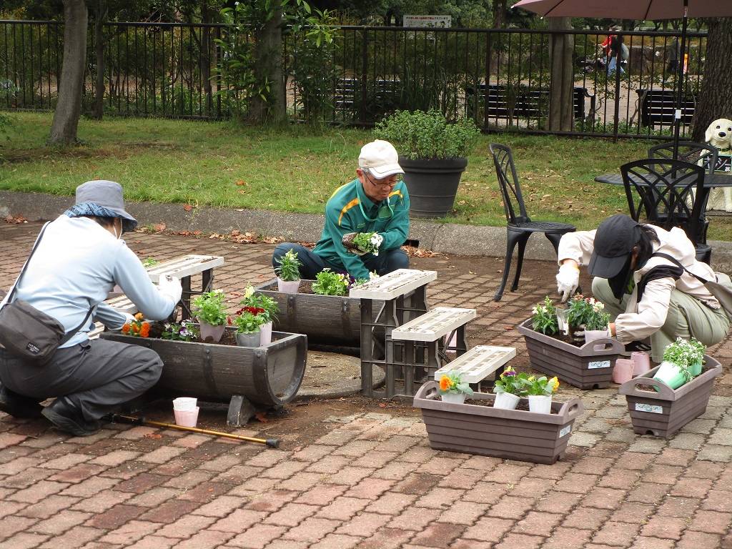 花植えボランティア (2).jpg