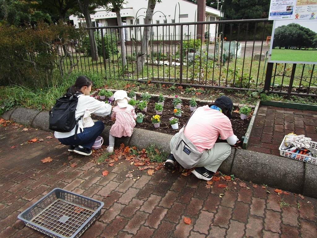 花植えボランティア (3).jpg