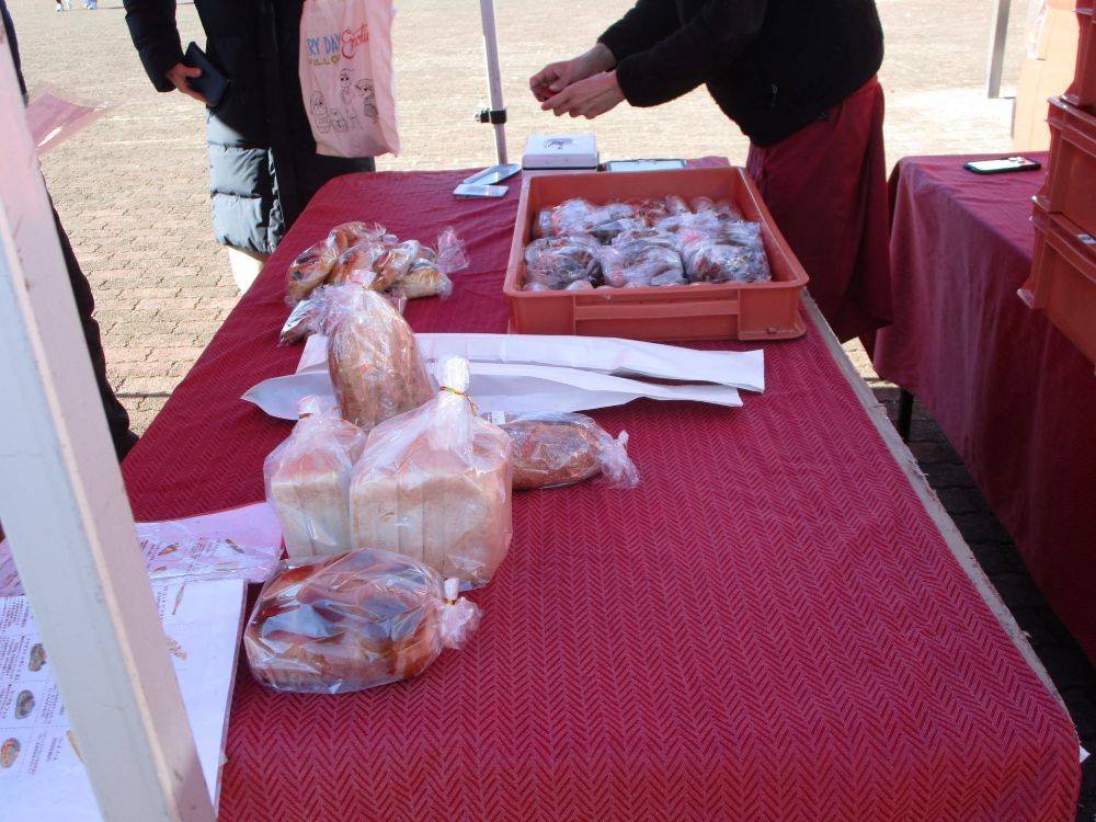 マルシェ パン屋 (1).jpg