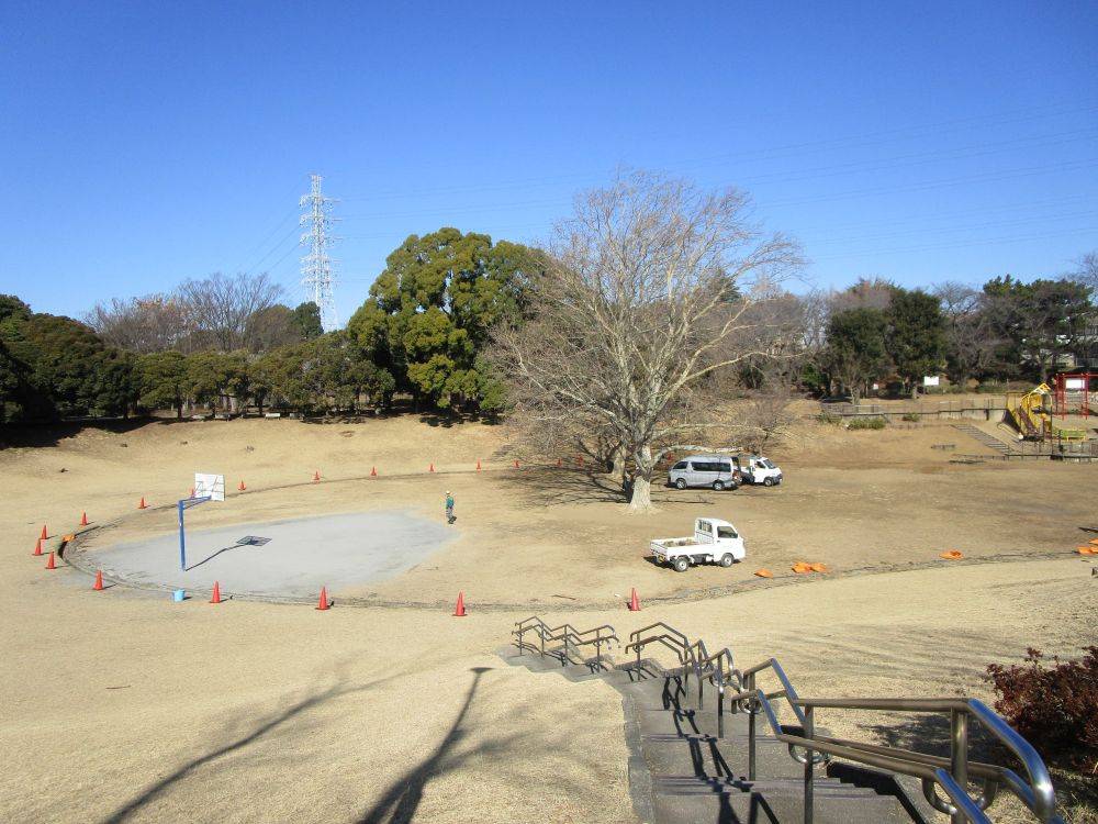 せせらぎ広場側溝清掃 (5).jpg