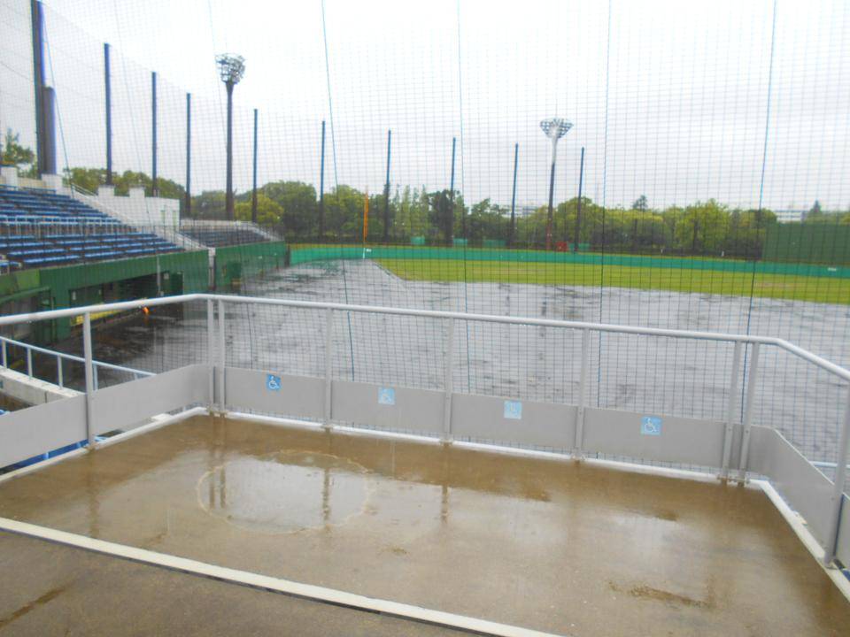 大雨の俣野公園・横浜薬大スタジアム【令和4年6月6日(月)】の写真