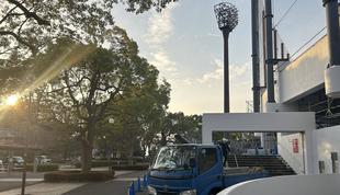 夕暮れ時の３塁側⚾修繕工事解体作業