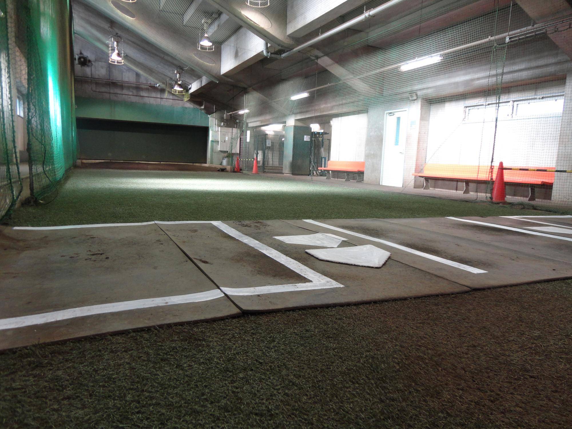 「俣野公園・横浜薬大スタジアム」の室内練習場（ブルペン）の予約状況についての写真