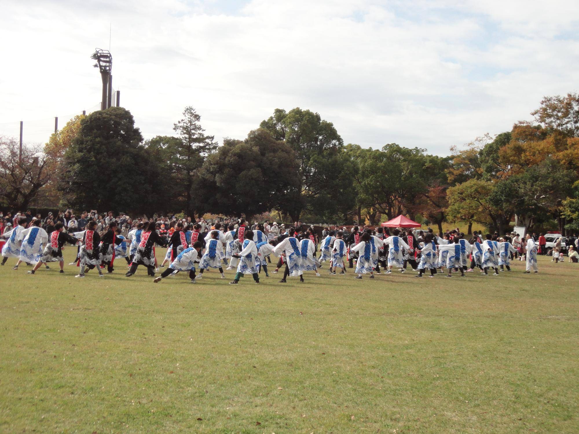 祝開園20周年記念「俣野公園のつどい」秋晴れのもと盛大に開催できました。の写真