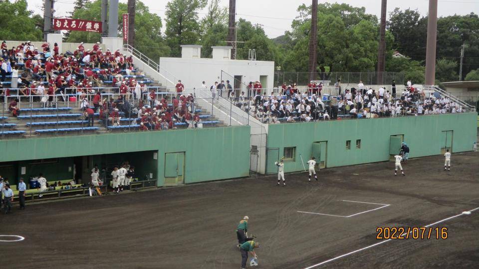 ④-1試合開始前鎌倉学園３塁側.jpg