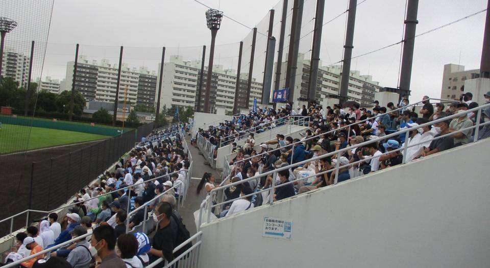 ②１塁側満席.jpg