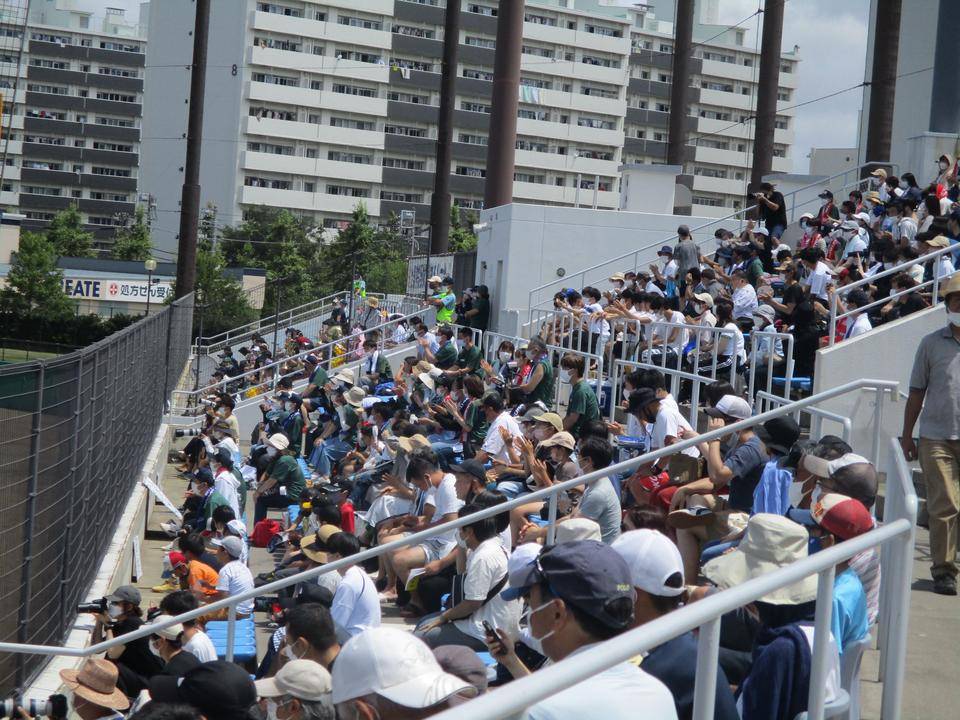③1塁側横浜栄観客.jpg