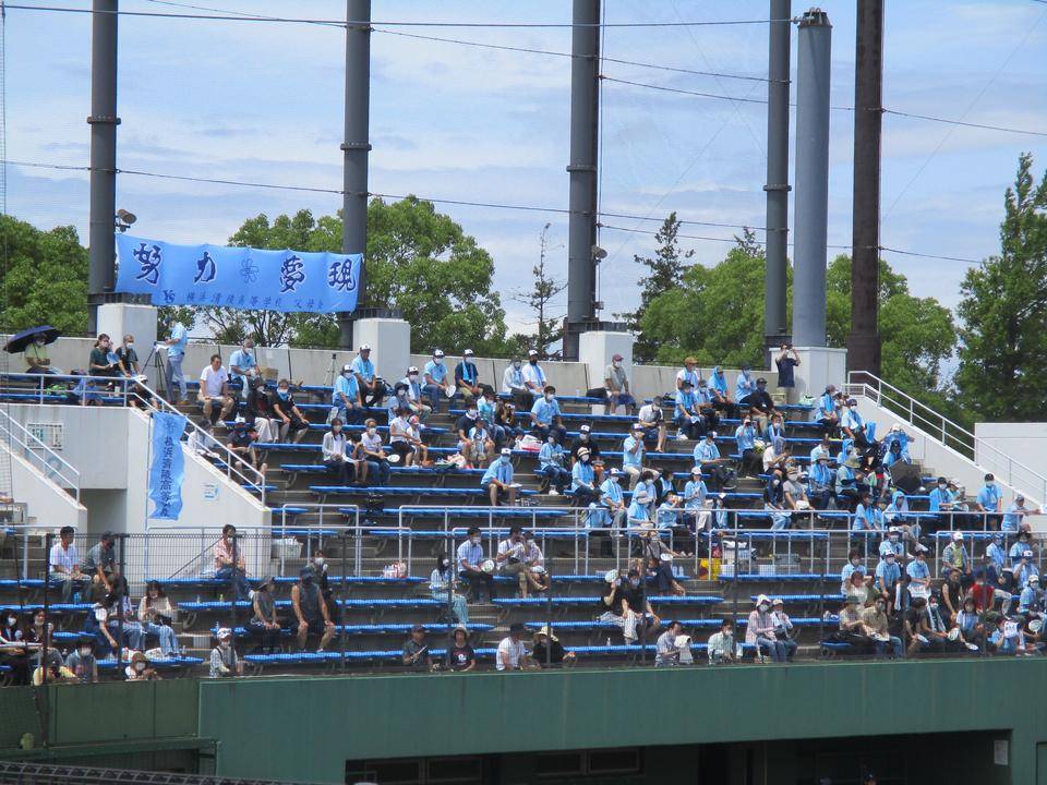 ④３塁横浜清陵観客.jpg