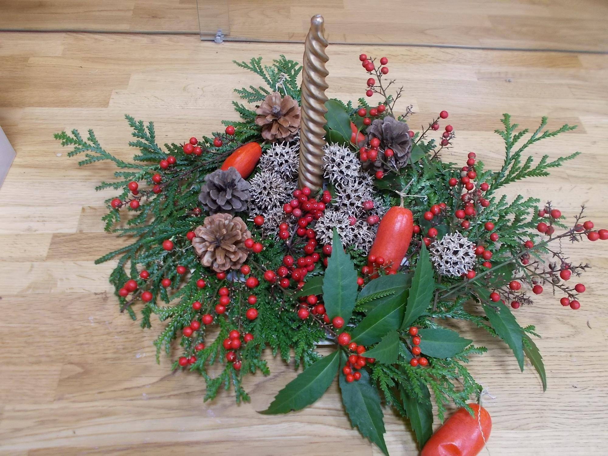 クリスマス 赤い実を探しての写真