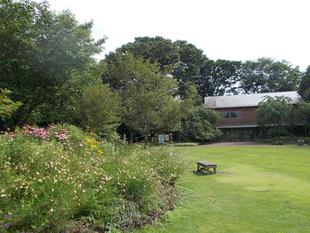 7・8月は夏時間です。