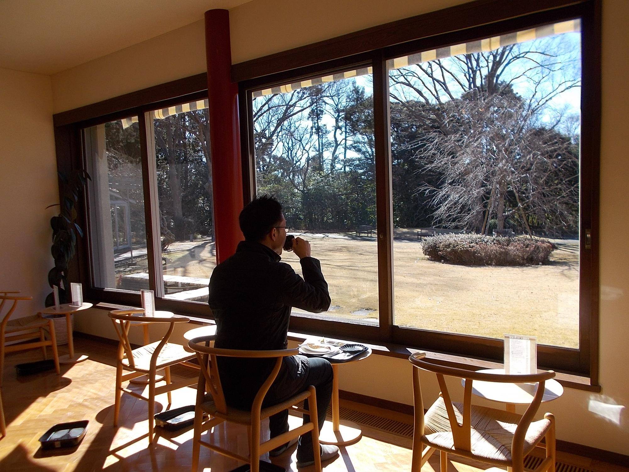 カフェ「ひだまりガーデン」でほっと一息の写真
