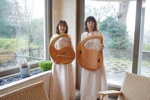 さくら祭り リビングコンサート ライアー（竪琴）の演奏