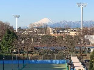 三ツ沢総合グランド入口歩道橋からの富士山