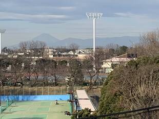 三ツ沢公園周辺からの富士山です