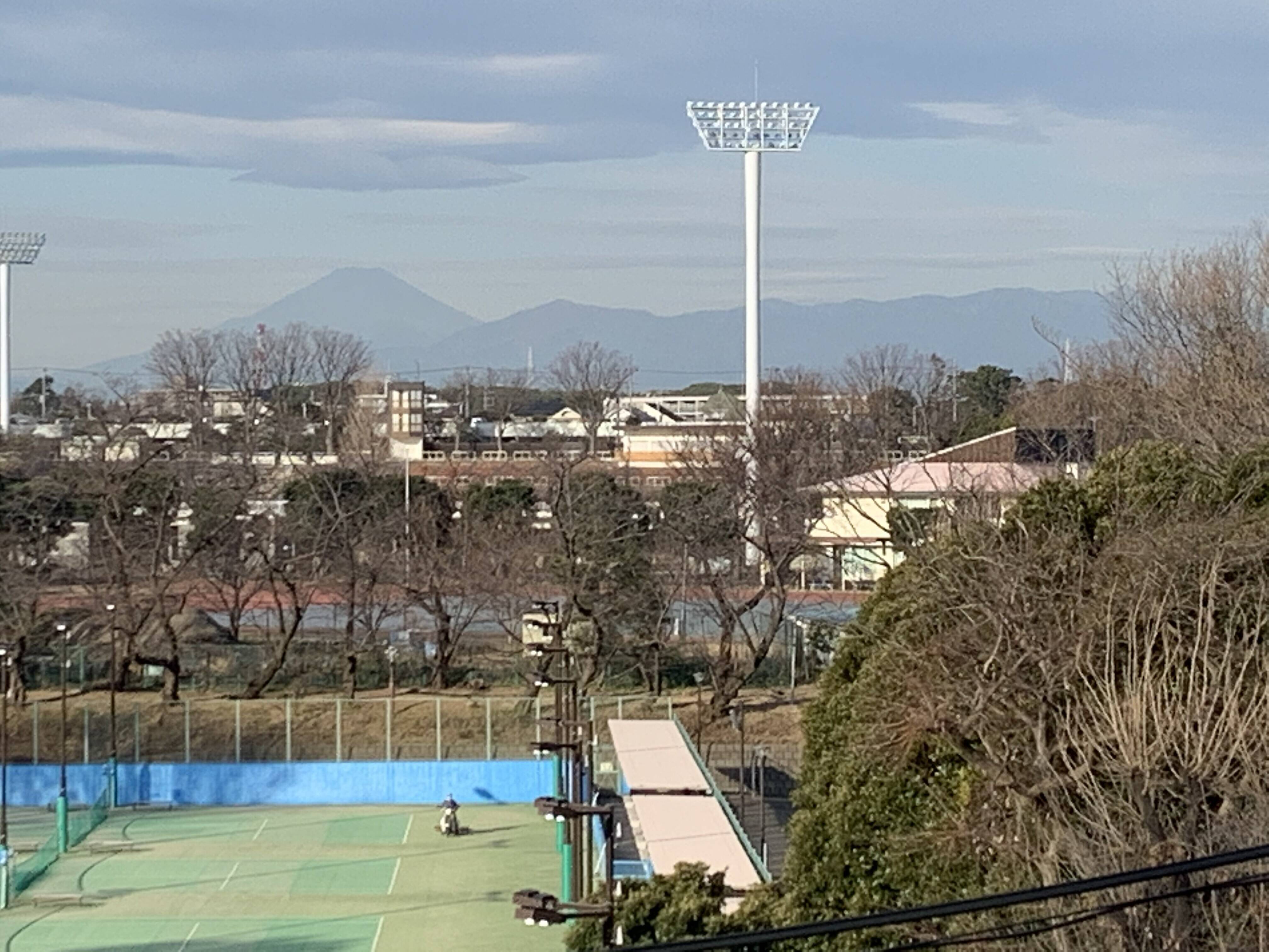 三ツ沢公園周辺からの富士山ですの写真