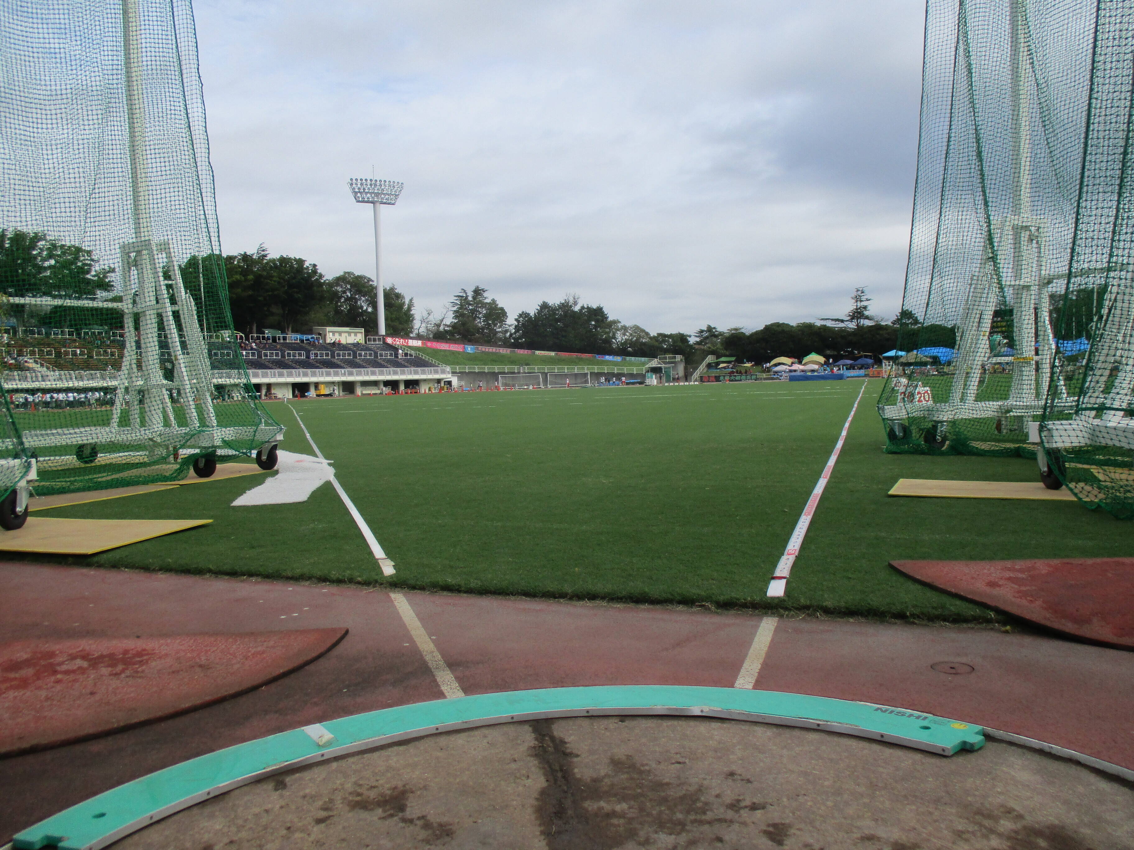 三ツ沢公園陸上競技場 陸上の大会が始まりました ブログ 三ツ沢公園公式サイト 公益財団法人 横浜市緑の協会