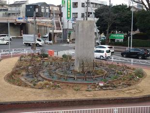 ナチュラルスティックガーデン（ロータリー花壇）　24