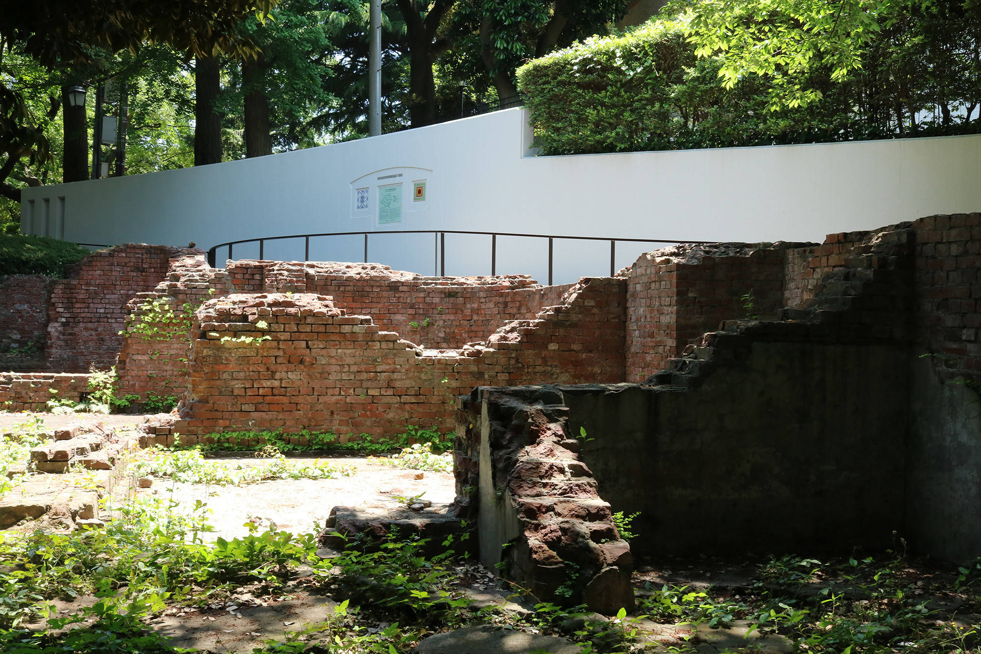 山手80番館遺跡 縮小.jpg