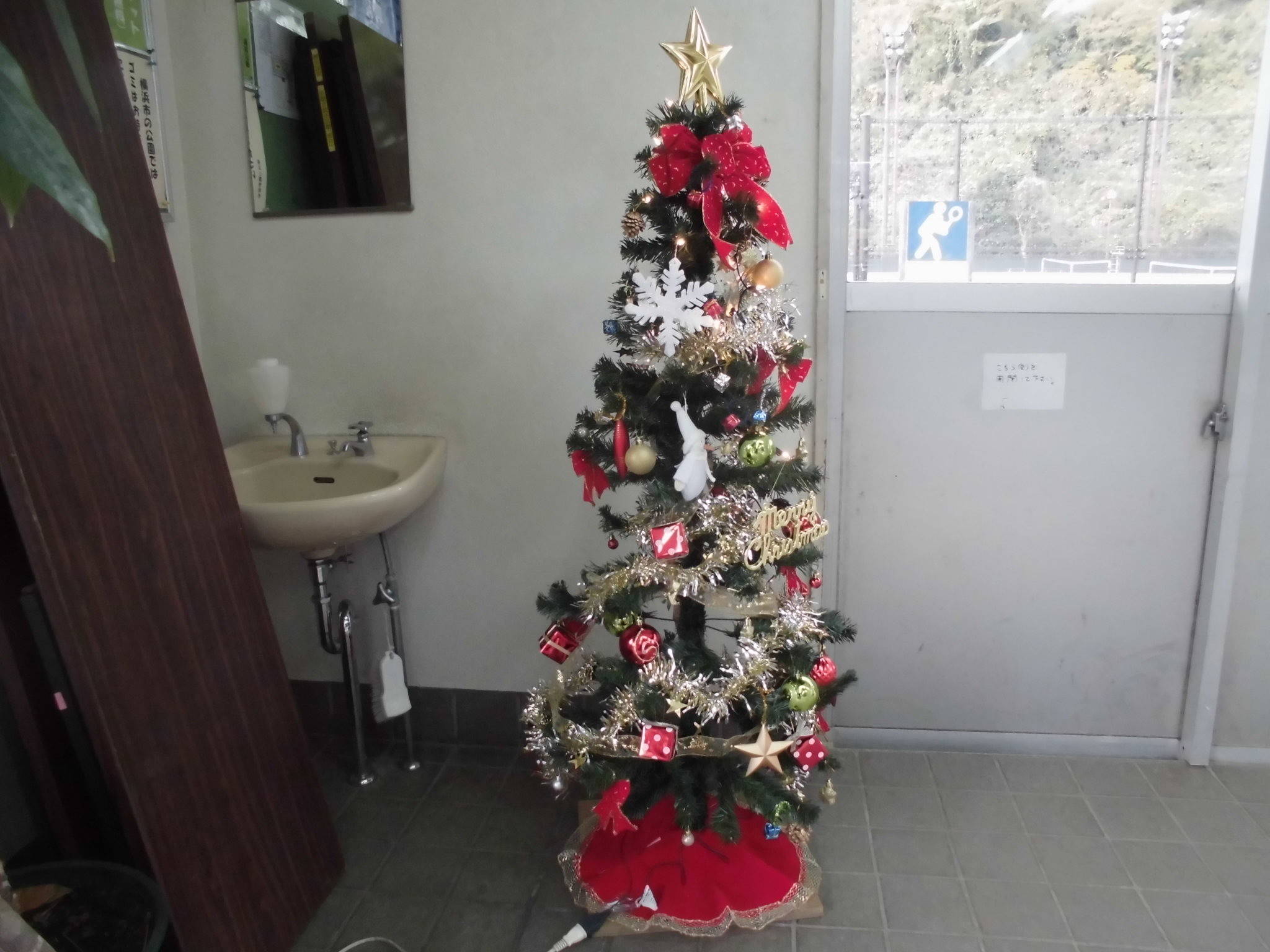 クリスマスツリーとリースで飾り付け☆の写真