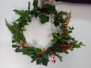 植物観察ツアー（園内の植物でクリスマスリース作り）開催☆