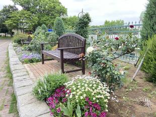 香りのバラ園で・・・