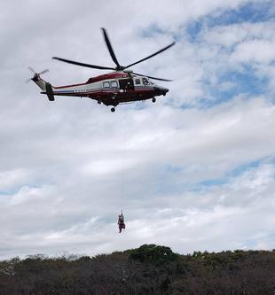 10/20　航空隊の離着陸訓練がありました。