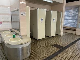 トイレ洋式化工事が進んでいます。