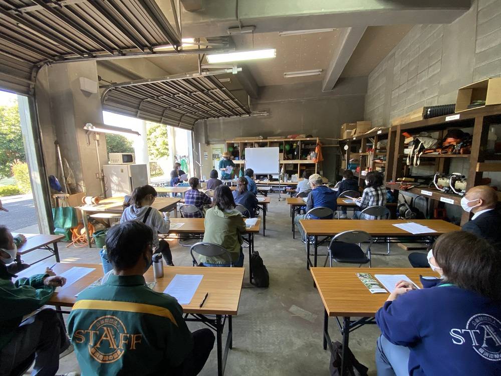 花壇植え付け (2).jpg