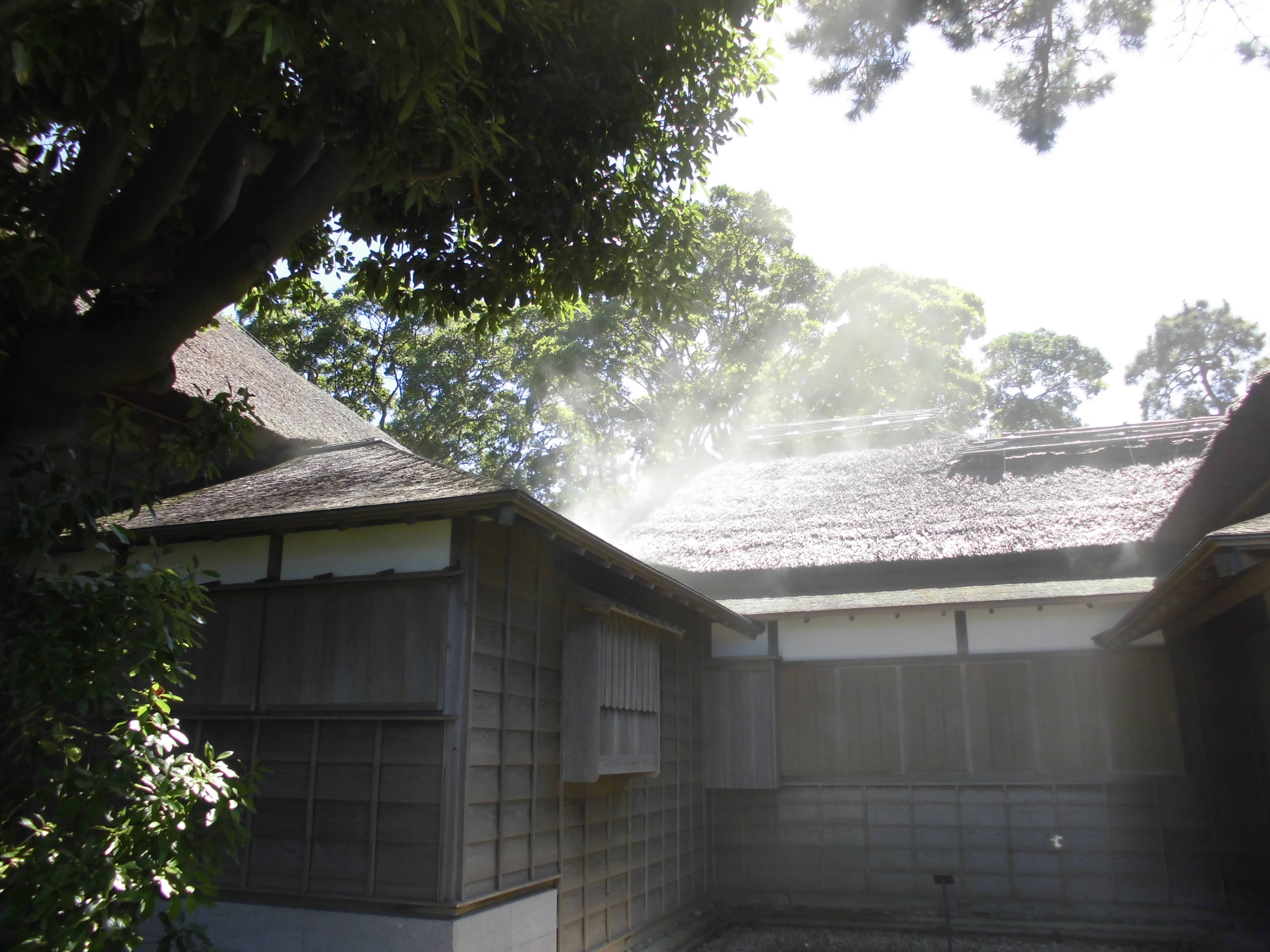 旧伊藤博文金沢別邸 「茅葺屋根 燻蒸見学会」ご報告の写真