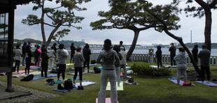 庭園ヨガを開催しました