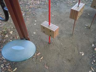 遊具の不具合治りました。