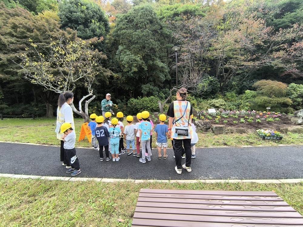 【秋の花植えイベント】を金沢ふたば保育園様と行いました。の写真